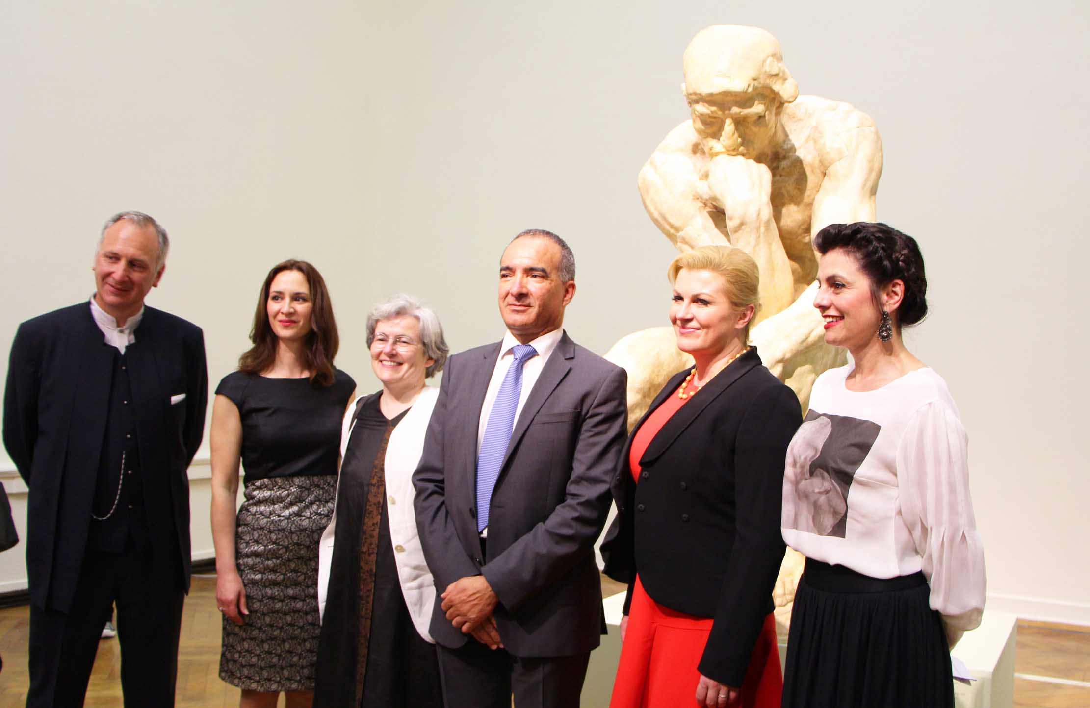 neka ova bude prva fotografija